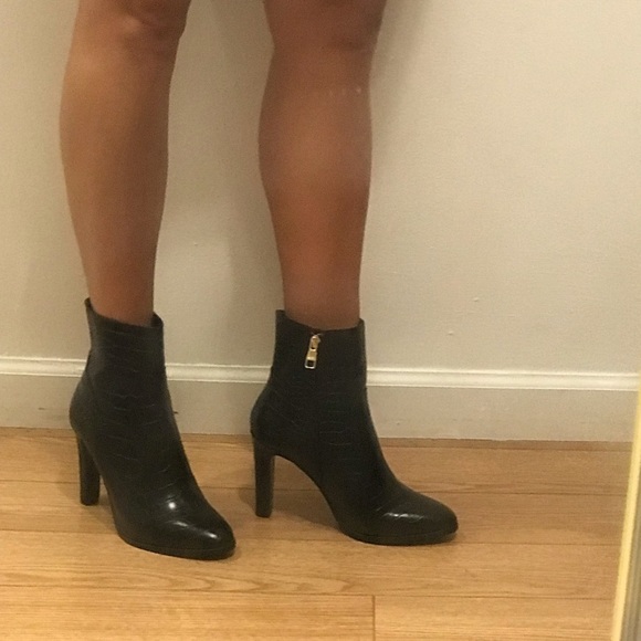 Karen Millen black leather embossed ankle boots. Size 7.5. NWT. - Picture 3 of 13